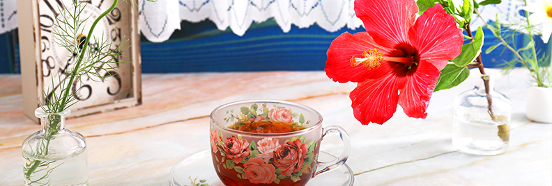 hibiscus-uses-pfas-header-tea