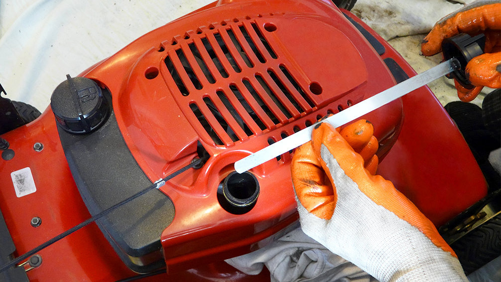 lawnmower-tune-up-pfas-oil